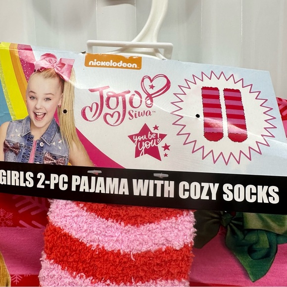 JOJO SIWA GIRLS 2PC PAJAMA WITH COZY SOCKS - Picture 4 of 5